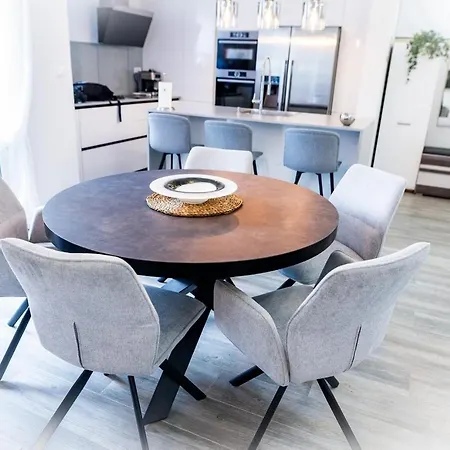 House With A Parking Space - 22855 Сasa de vacaciones *