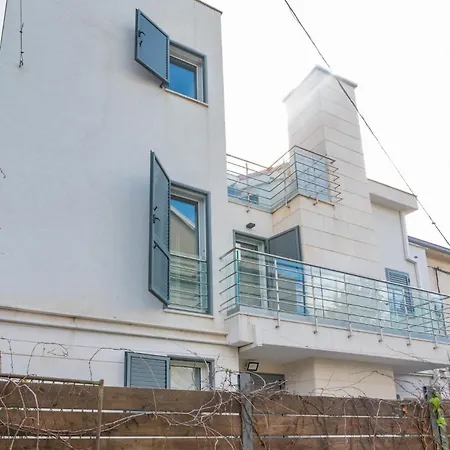 Сasa de vacaciones House With A Parking Space - 22855