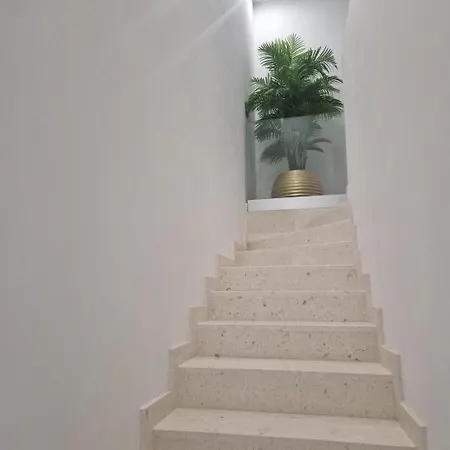 House With A Parking Space - 22855